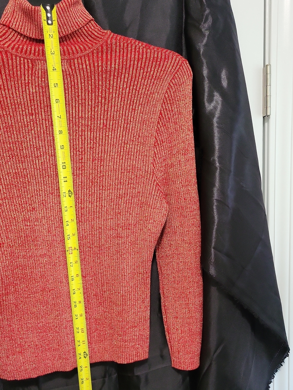 Runway Turtle Neck Sweater Redish Orange With Sparkly Gold Thread Accents.  2X - Picture 7 of 7